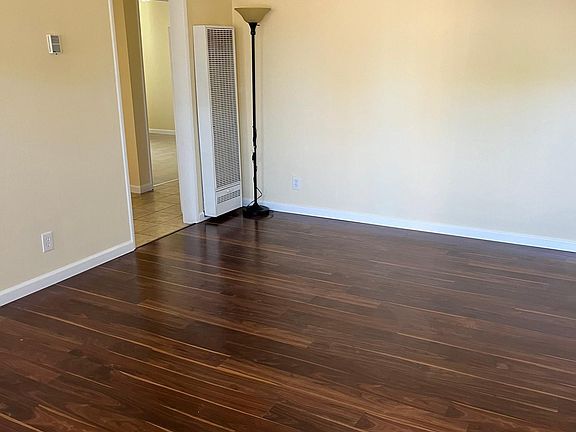 4th image of 3704 W 111th Pl #B