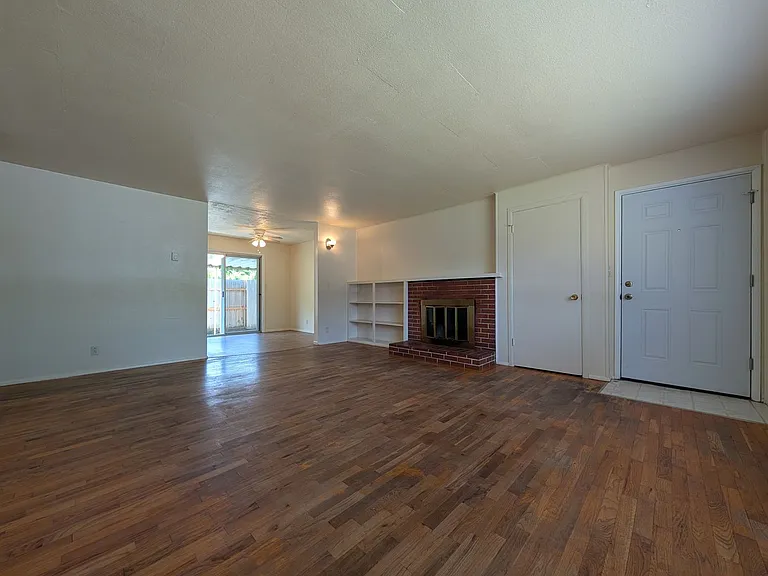 1180 E 32nd Ave — Photo 6