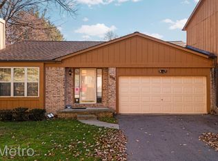 20903 Antique Ct, Southfield, MI