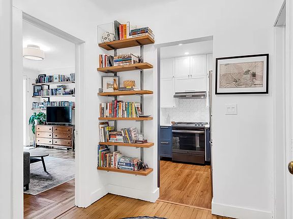 4th image of 218 Lincoln Pl APT 2B