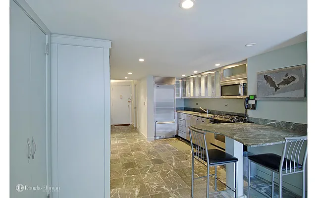 Rented by Douglas Elliman | media 20