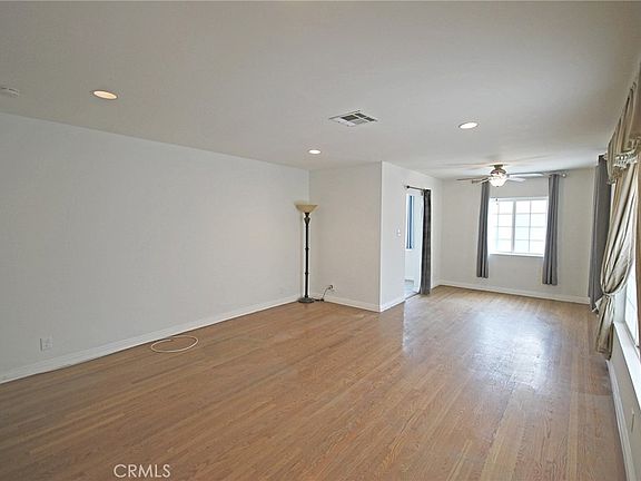 5th image of 10622 Zelzah Ave