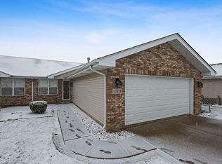 1710 Golden Oak Dr, Crown Point, IN 46307