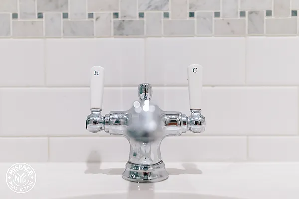 Rented by MySpaceNYC | media 34