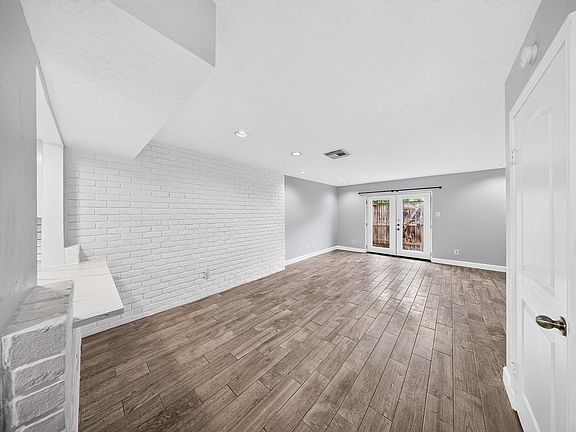 4th image of 1715 Moritz Dr APT 15