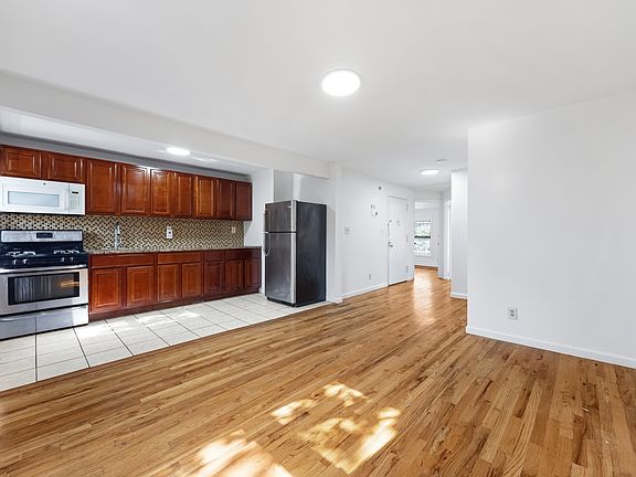 5th image of 329 Lewis Ave #3D