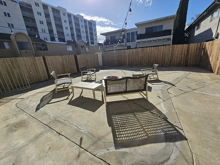 6823 Variel Ave #5 — Photo 15