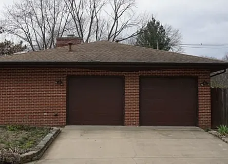 402 Birch St — Photo 3