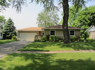 1242 N Linden Ave, Palatine, IL 60074