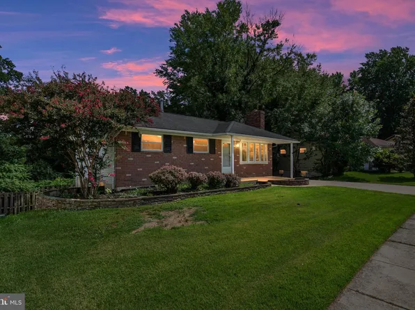 541 Crestpark Dr, Glen Burnie, MD 21061