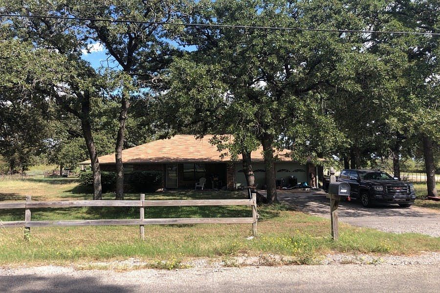 1st image of 210 De La Cruz St