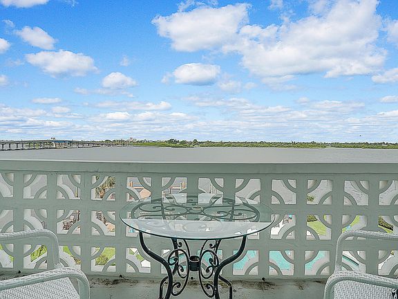 4th image of 2840 S Ocean Boulevard #406