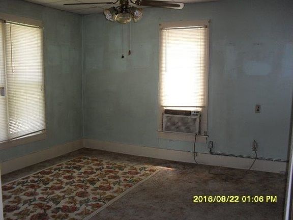 4th image of 419 E Adams Ave