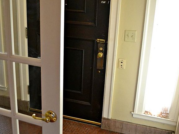 2nd image of 1309 W Moss Ave