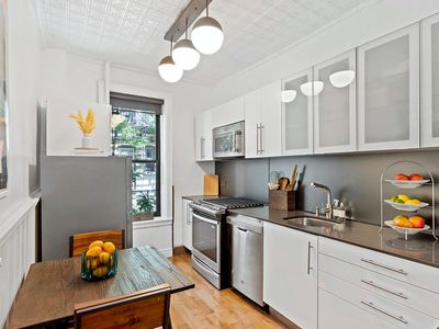 527 8th St APT 1C, Brooklyn, NY, 11215