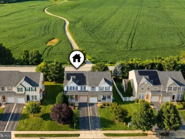243 Maple Dr, Hanover, PA 17331