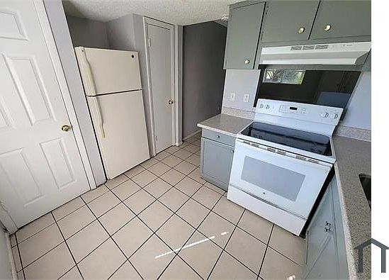 3rd image of 2414 Chestnut Woods Dr