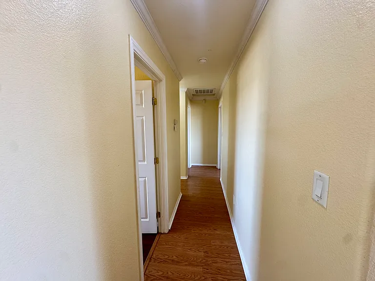 9000 Underwood Ave — Photo 10