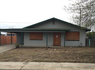8812 Globe Ave, Dos Palos, CA 93620