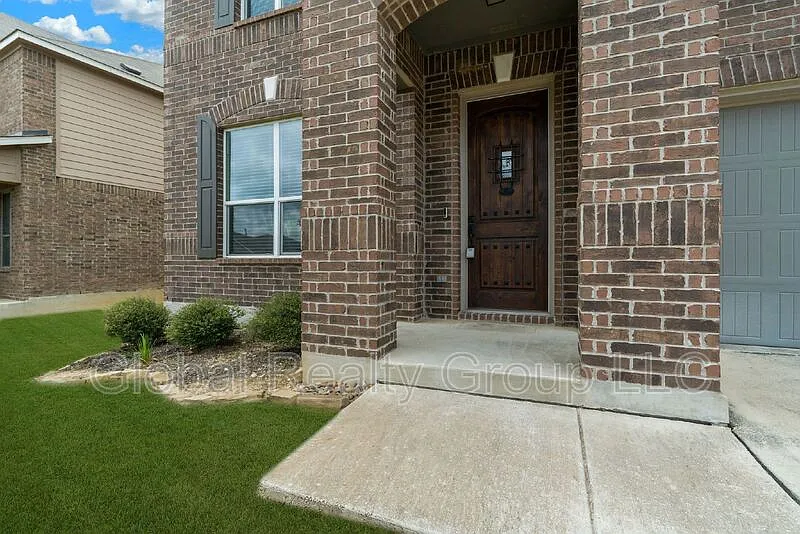3 bed, 2.5 bath, 2779 sqft, $2,495 — Photo 4