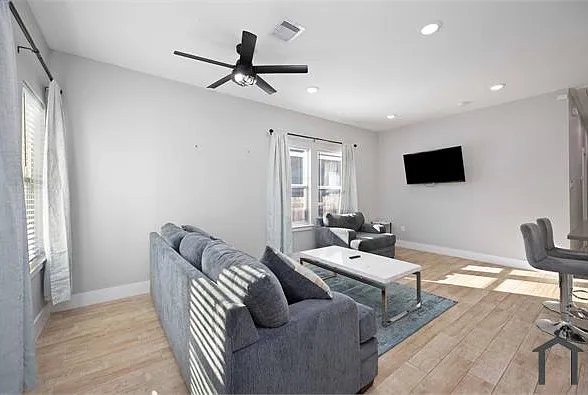 4518 Newberry St #B — Photo 9