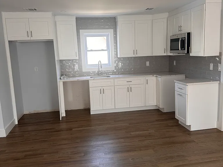 68 Bogart Ave — Photo 7