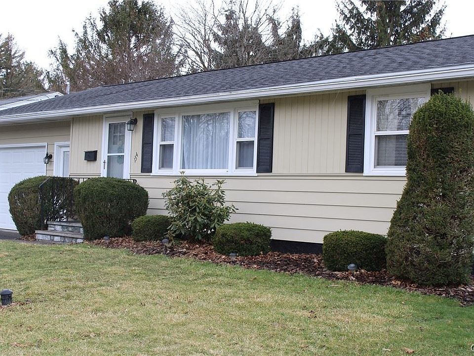 1st image of 134 Brooklea Pl