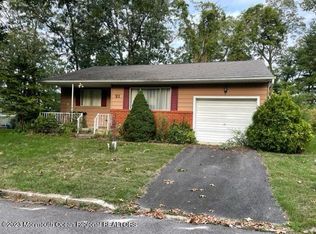 21 Pennsylvania Dr, Manchester Township, NJ 08759