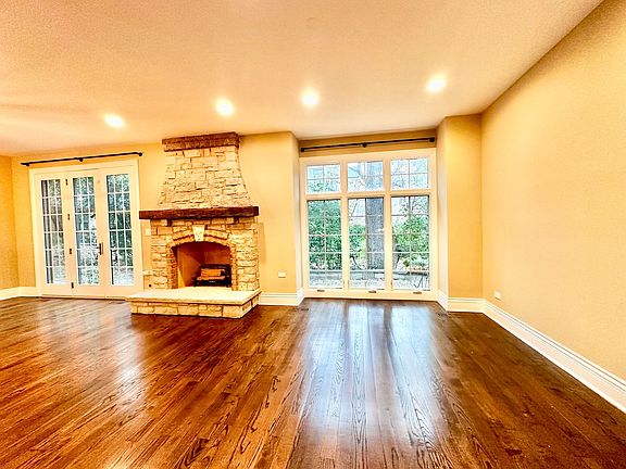 3rd image of 1249 Caroline Ct