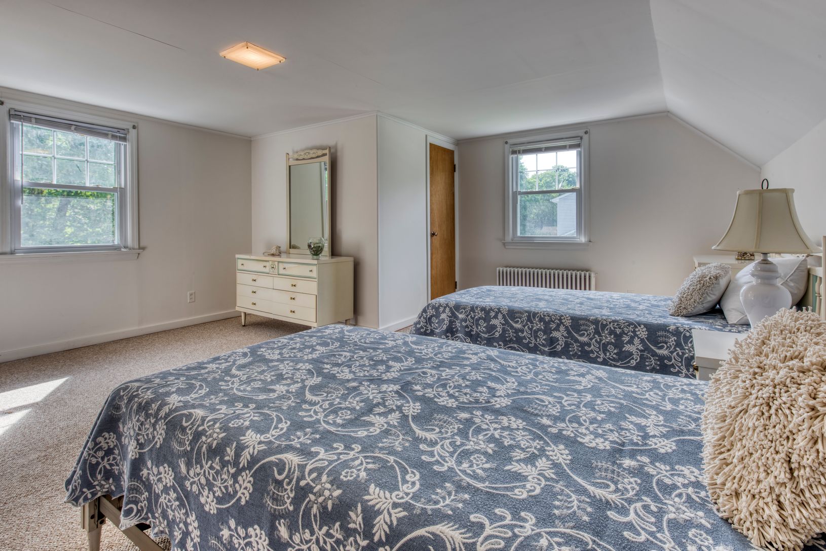  2nd floor guest room