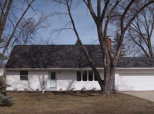 437 Memory Ct, Green Bay, WI 54301