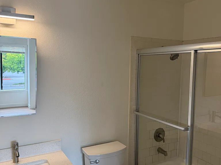 714 College Ave #3 — Photo 3