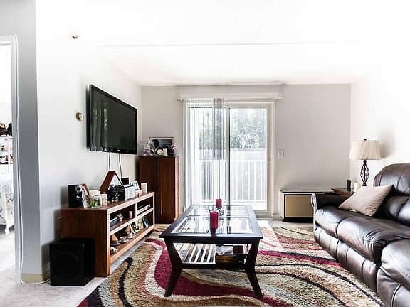 2nd image of 200 Cove Way Unit 520