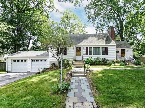 9 Diane Ave, Auburn, MA 01501