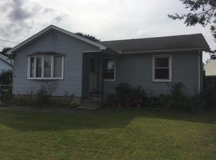 51 Shaw Park Ave, Chicopee, MA 01013