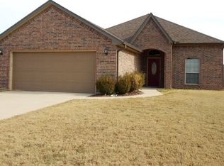 310 Marilyn Glover Dr, Elgin, OK 73538