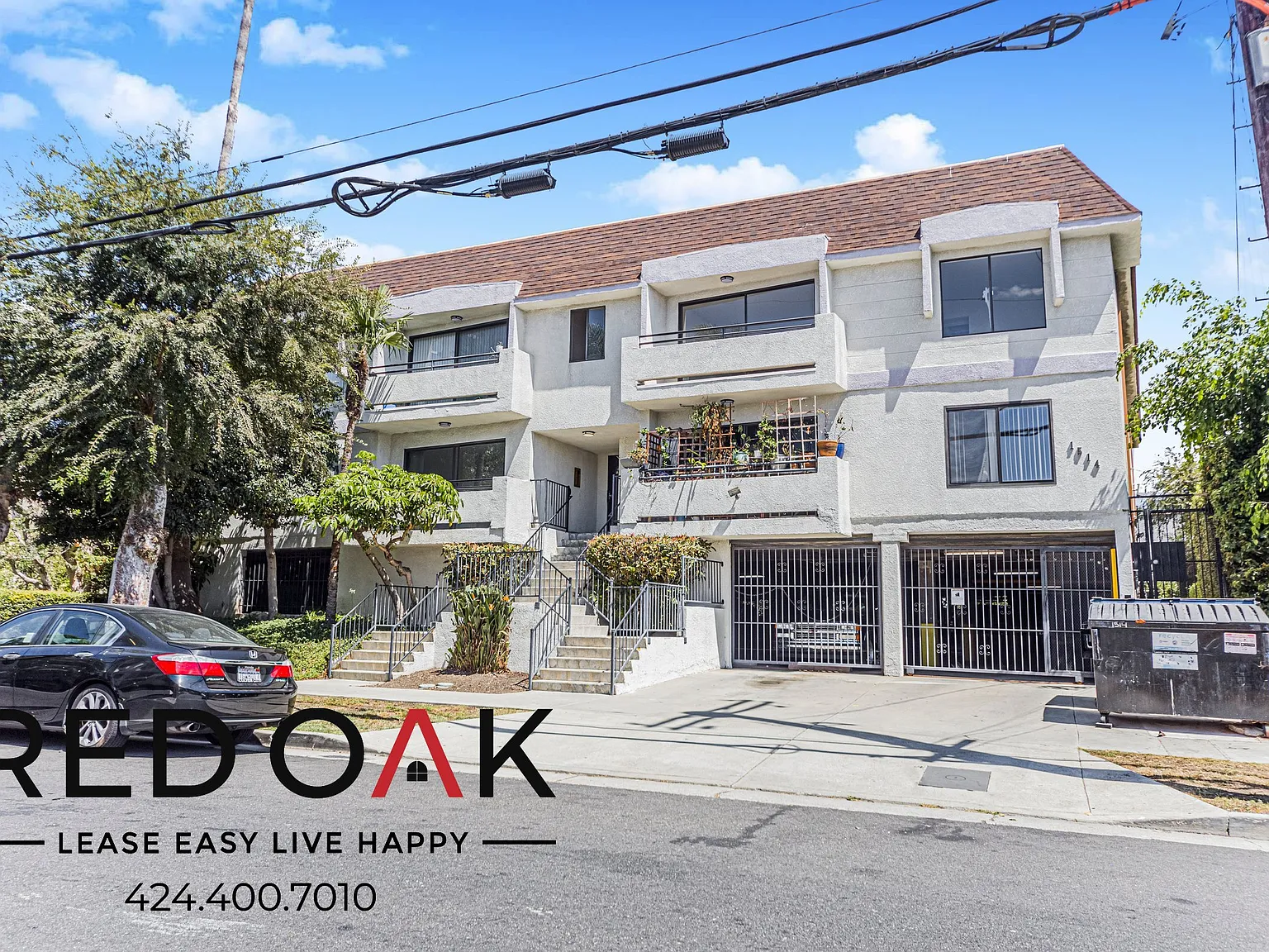 Comfortable 2-Bed with Parking Included and Central AC ~ In Pico-Robertson! — Photo 4