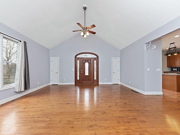 5th image of 103 Bearcat Dr