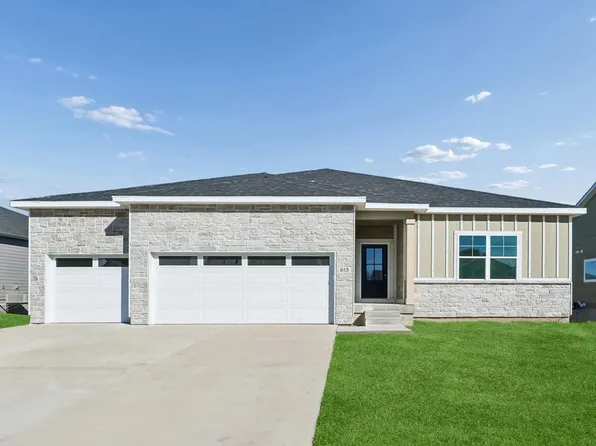 615 NW Concord Ln, Waukee, IA 50263
