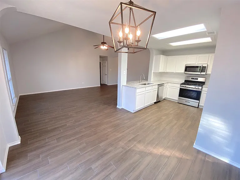 3015 Hill St — Photo 10