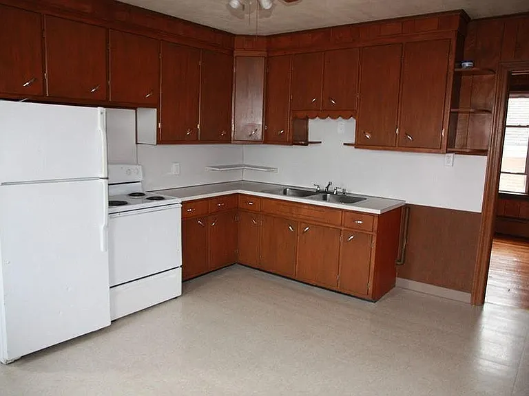 kitchen, wood cabinets