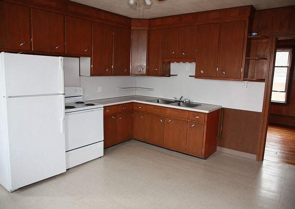 kitchen, wood cabinets