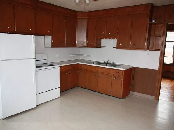 14 Bell St #2, Chicopee, MA 01013