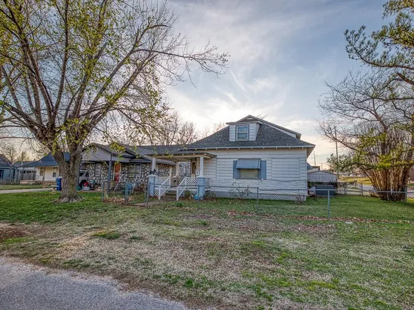 502 S 5th St, Kingfisher, OK 73750