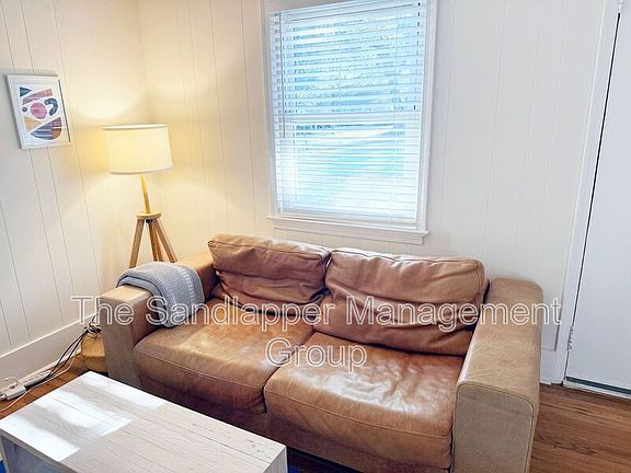 4th image of 4509 Old Park Rd