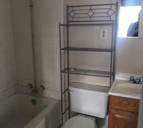 4th image of 816 W 14th St