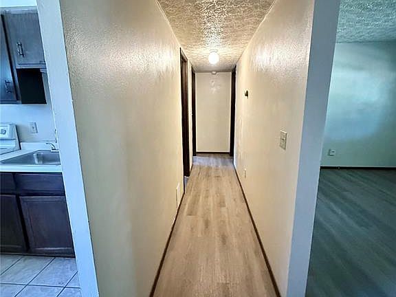 5th image of 304 Estate Dr APT B