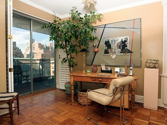 Sold by Sotheby's International Realty | media 27