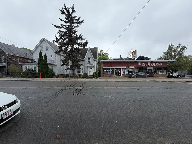 570 Main St #1 — Photo 14