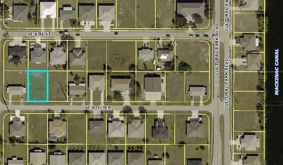 1st image of 605 SE 8th Ter